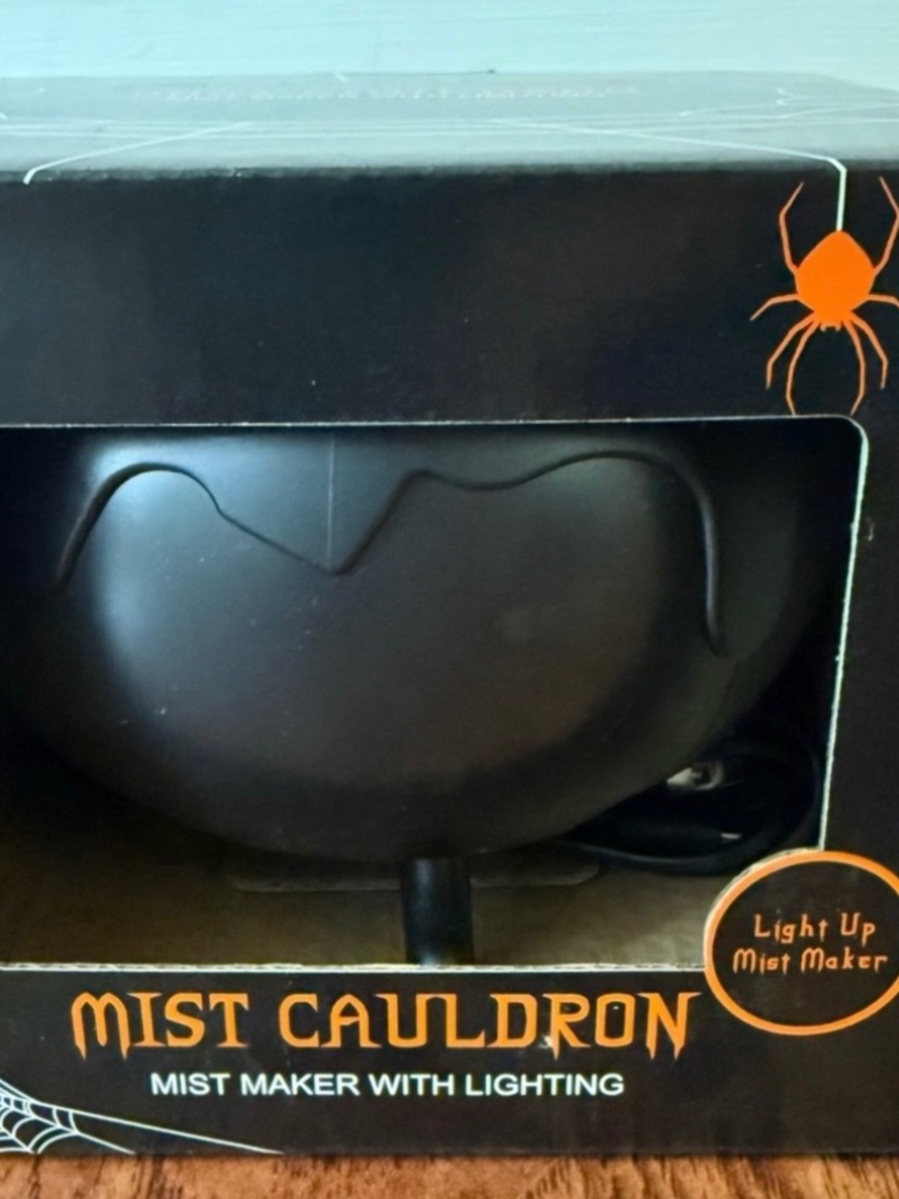 BNWT MISTING VIRALCauldron Halloween Decor Mist Maker With Lighting